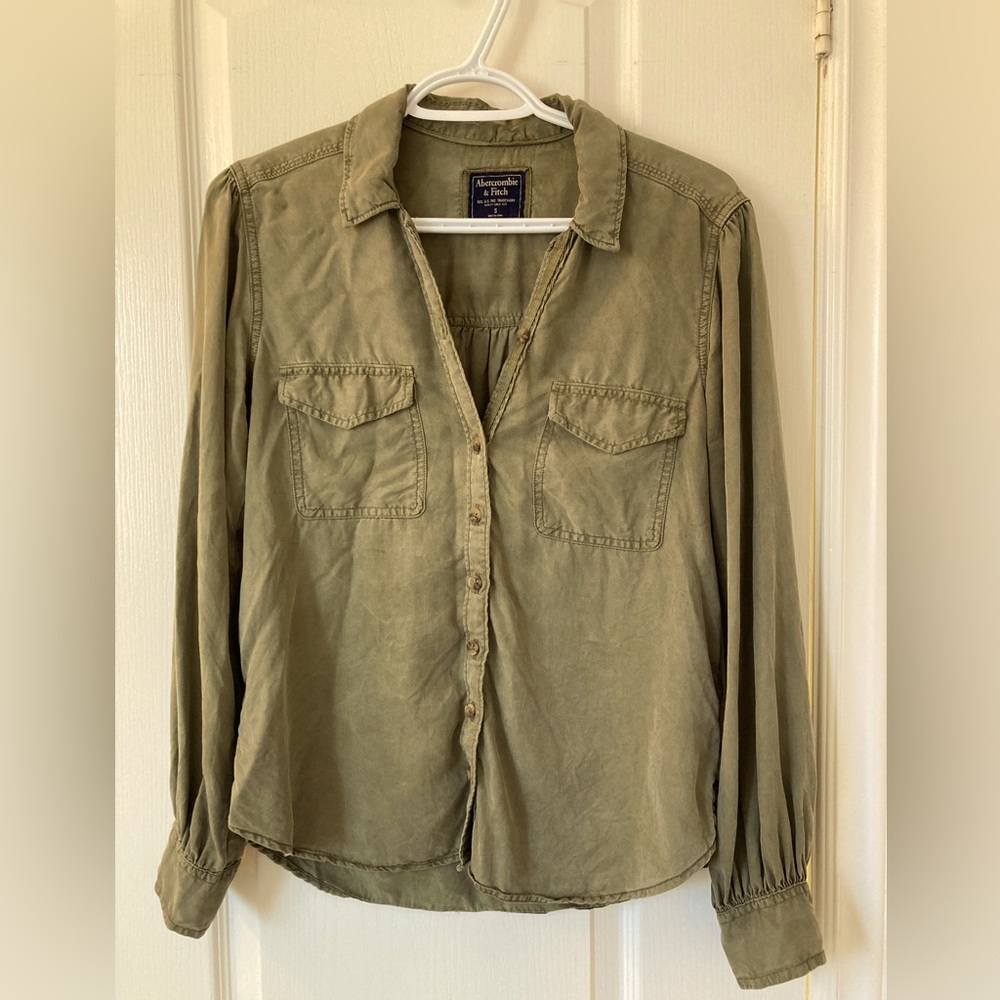 Abercrombie military green utility button down shirt